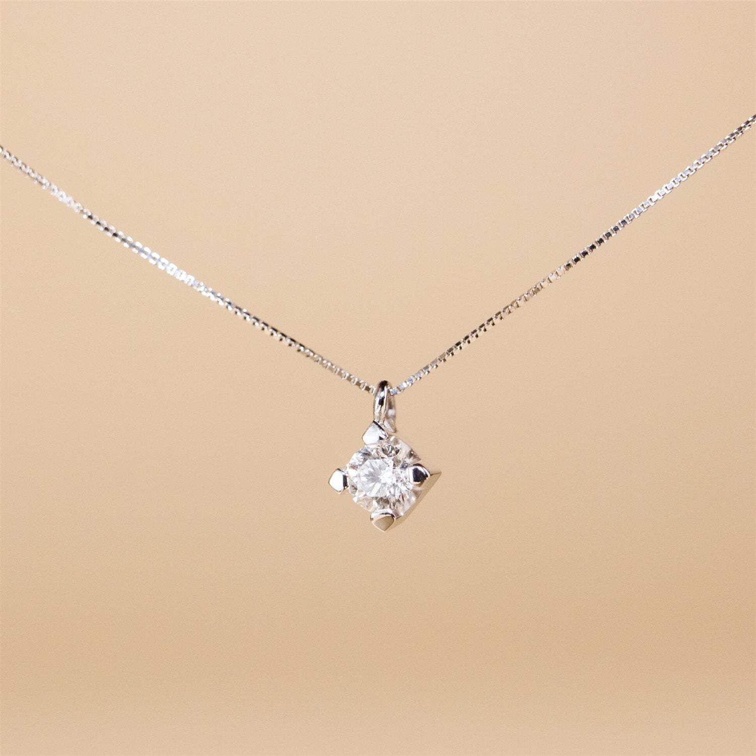 Collana punto luce donna Gioielli Tramontano in oro bianco e diamante N.P103-3E